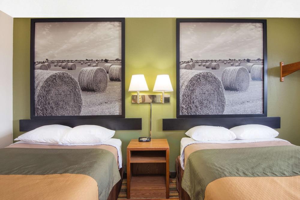 Super 8 By Wyndham El Dorado Hotel Buitenkant foto