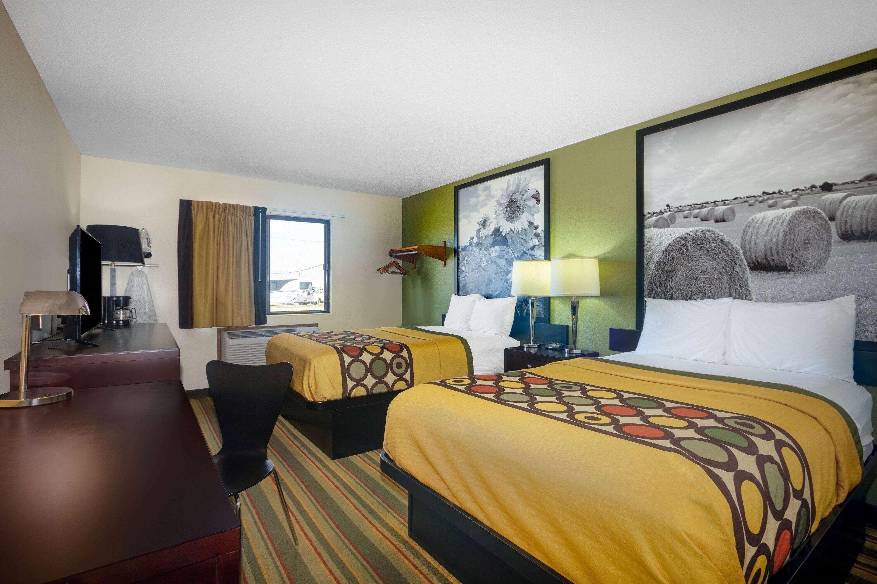 Super 8 By Wyndham El Dorado Hotel Buitenkant foto